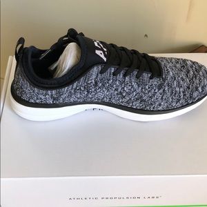 Men’s APL techloom phantom size 8